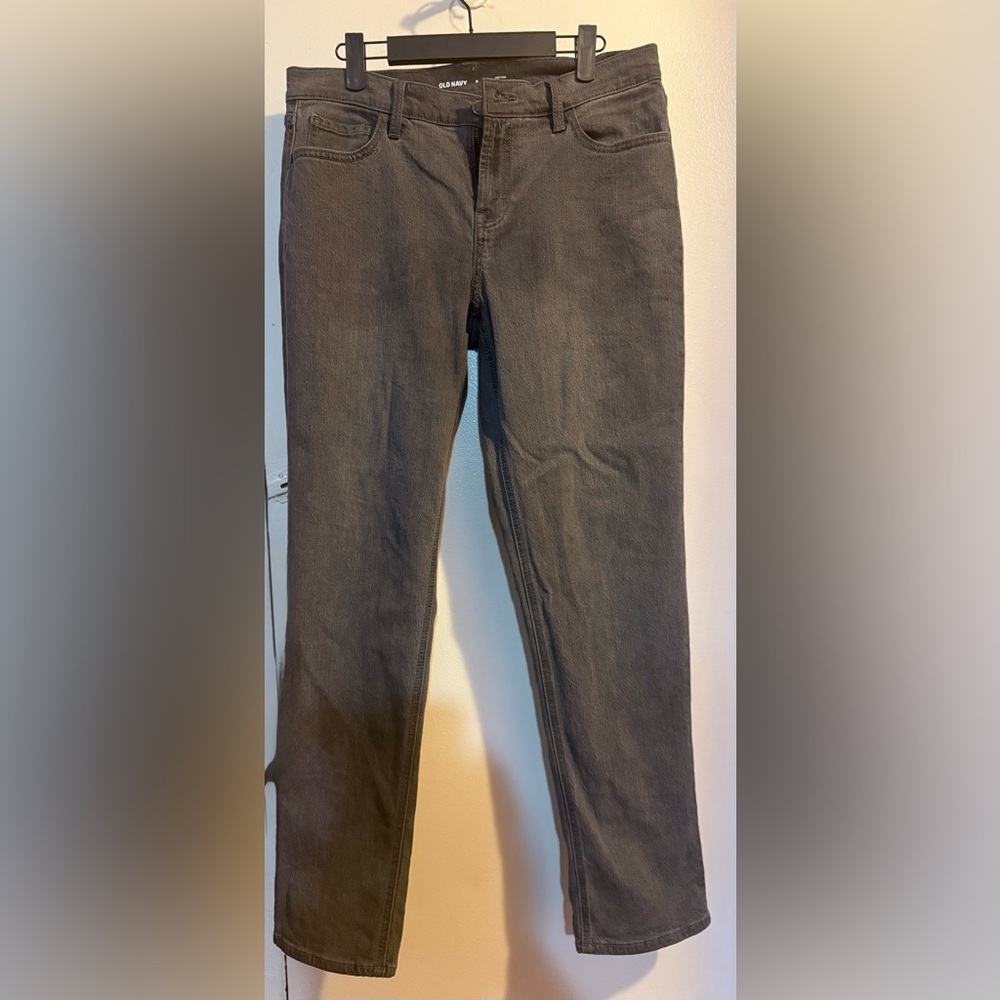 Old Navy Women’s Mid Ride Wow Boyfriend Grey Wash Jeans. Worn Once Size 6